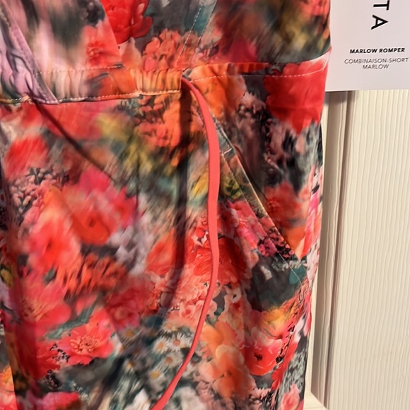 NWT Athleta Marlow Romper Size XS, Renewed Bloom Pink w/ Pockets Tie Waist - Picture 7 of 8
